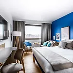 Novotel Marina Hotel 3*