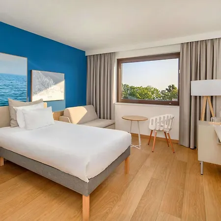 Hotel Novotel Marina 3*