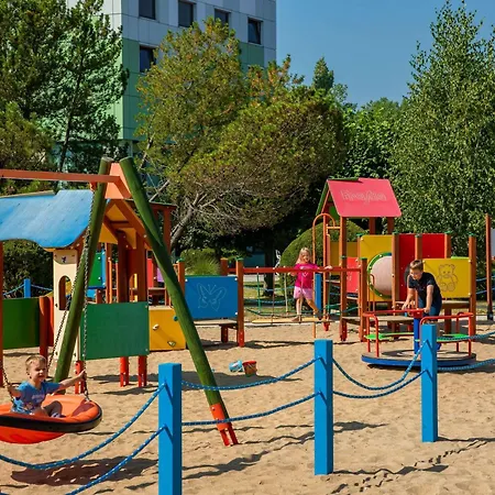 Ξενοδοχείο Novotel Marina 3*